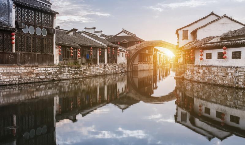 “爸,养老院要聘你当副院长”听儿子说,我赶去赴任,却伤心欲绝
